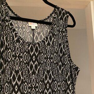 Long 2X LulaRoe black and white sleeveless dress!